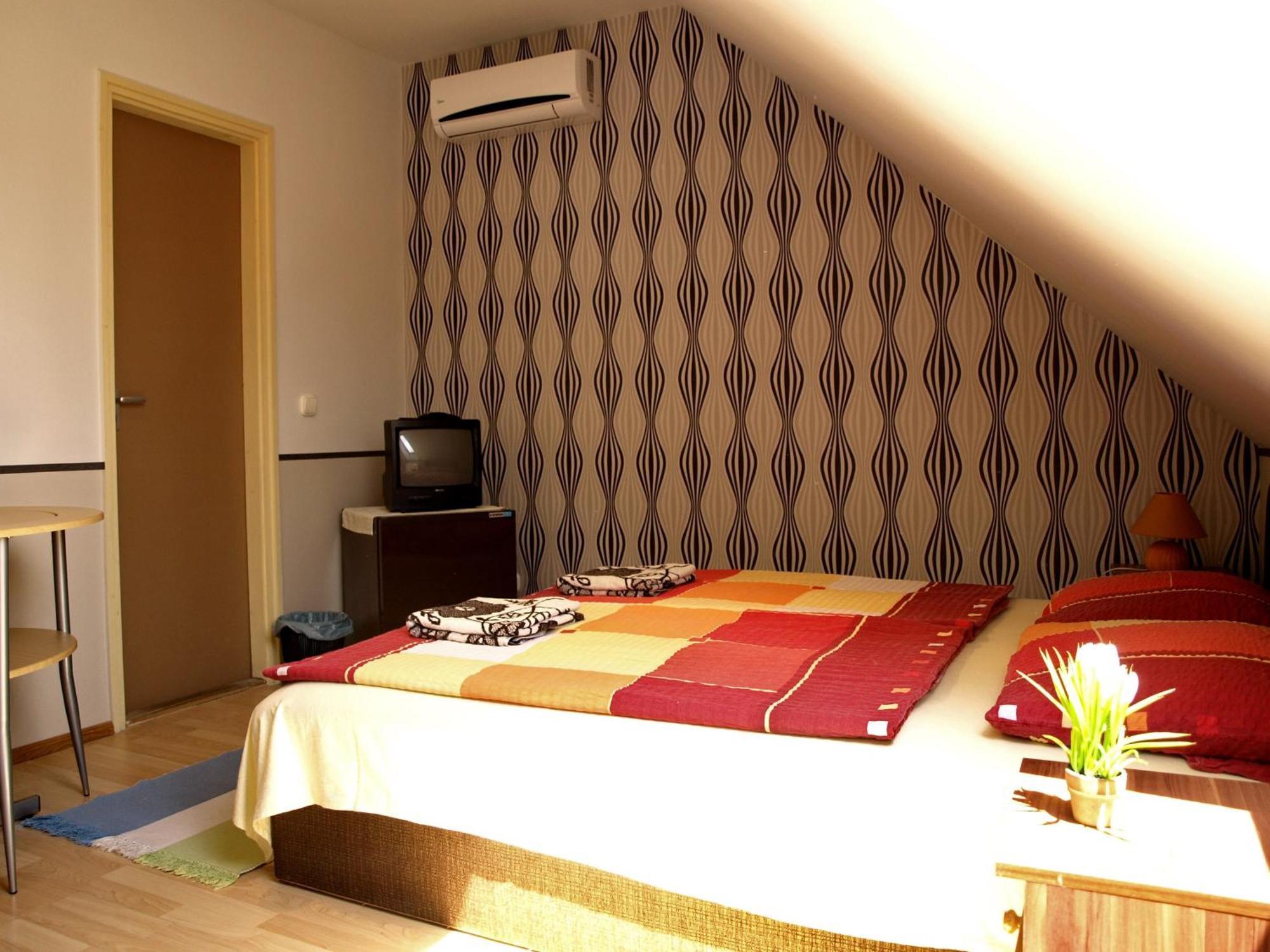 Hotel Illes Vendeghaz Keszthely Zewnętrze zdjęcie